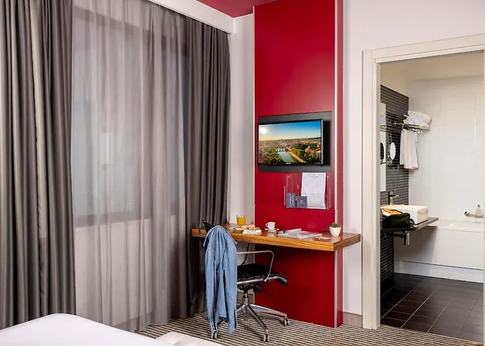 Hotel The Caesar 4*